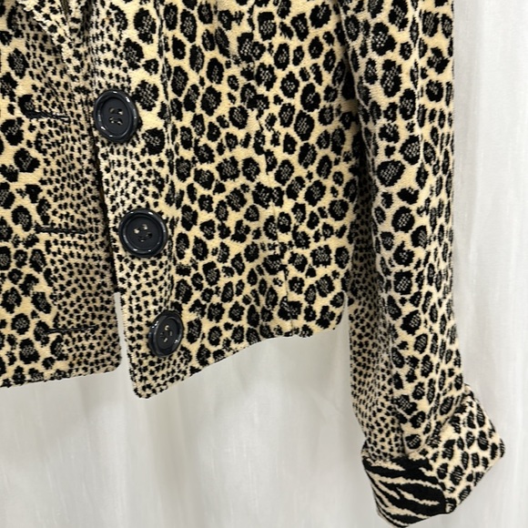 Cheetah print corduroy feel cropped jacket - Picture 2 of 3